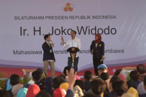 Jokowi Ungkap Tantangan Indonesia di Hadapan Mahasiswa Sumbawa