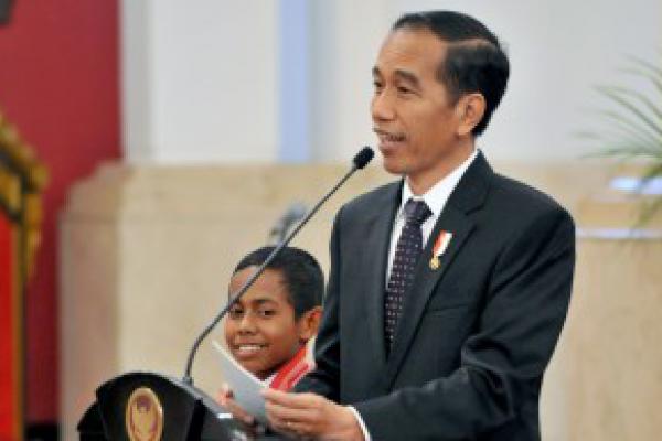 Joni Dapat Hadiah Rumah dan Sepeda dari Presiden Jokowi