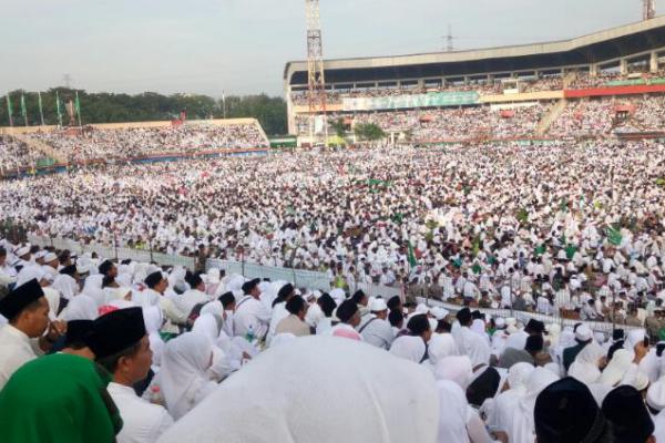 Sejuta Umat Islam Penuhi Delta Sidoarjo untuk Doa Bersama