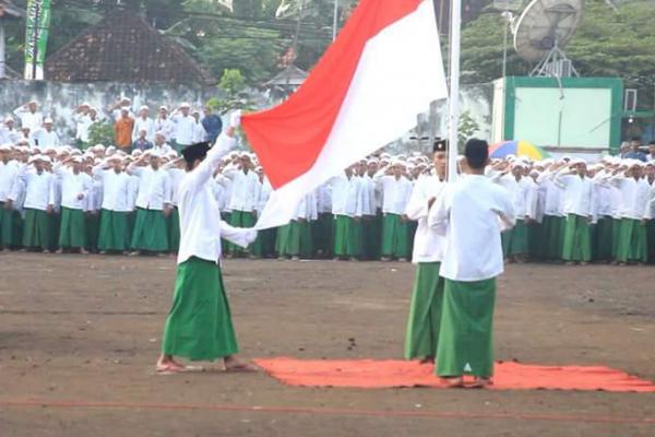 Cair Akhir Agustus, Ini Syarat Ajukan Bantuan Covid Khusus Pesantren