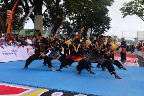 Etalase Seni Budaya dalam Gelaran Tour de Singkarak 2018