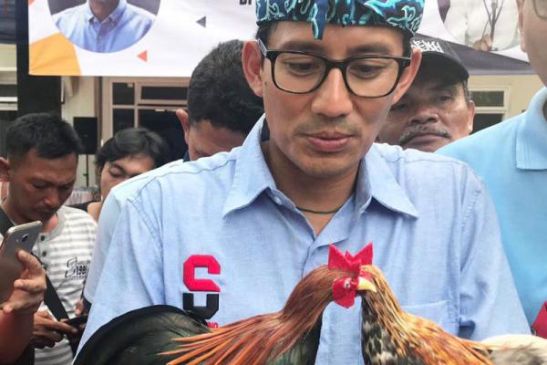 Merasa Bersalah Langkahi Makam, Sandiaga Akan Temui Ahli Waris KH. Bisri Syansuri