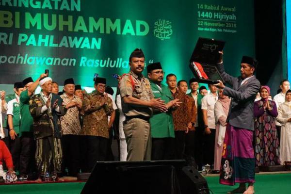 Bendera Merah Putih Simbol Pemersatu Indonesia