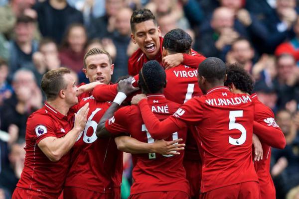 Cukur Huddersfield 5-0, Gelandang Liverpool Cetak Sejarah Gol Tercepat