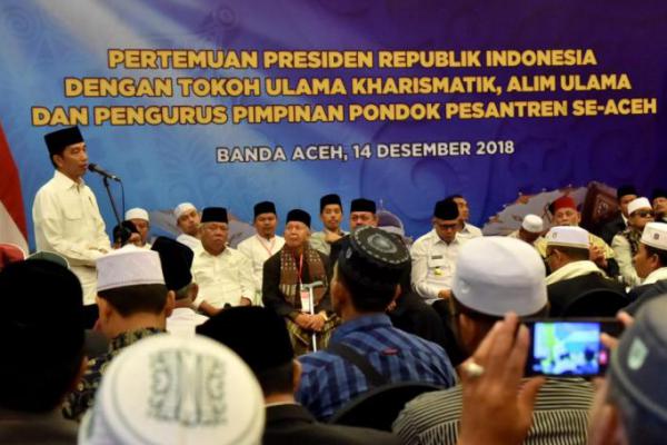 Presiden Jokowi Bicara RUU Pesantren di Hadapan Ulama se-Aceh