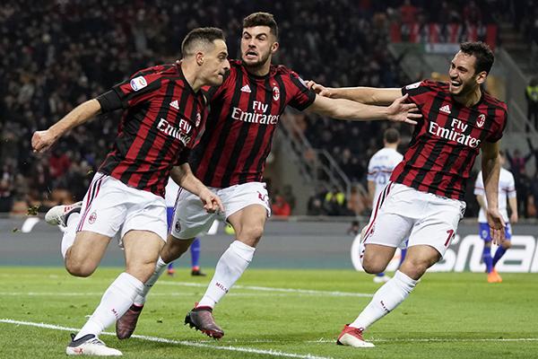 Dua Nama `Beken` Masuk Kandidat Pelatih Milan, Siapakah yang Pantas?