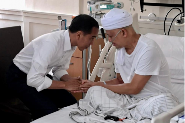 Presiden Jokowi Doakan Arifin Ilham Lekas Sembuh