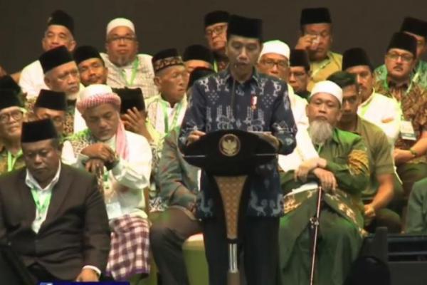 Di Hadapan Massa NU, Jokowi Janji Dorong Penyelesaian RUU Pesantren