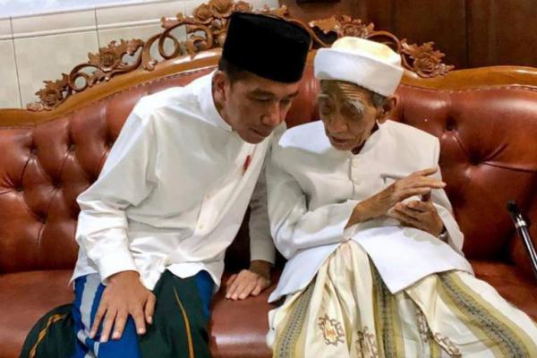 Ke Rembang, Presiden Jokowi Silaturahim ke Ponpes KH Maimoen Zubair