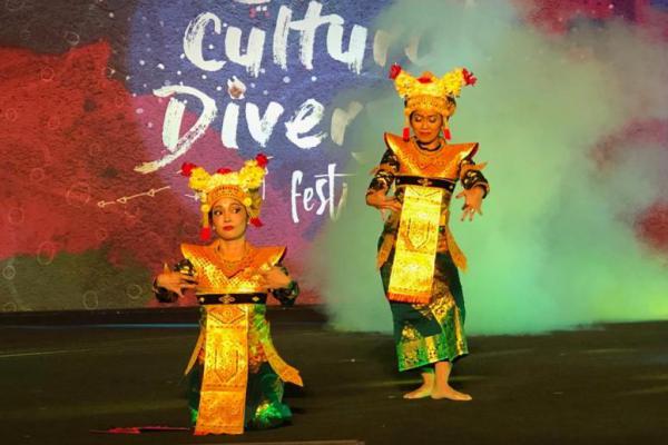 Tari Legong Kupu Carum Bali Warrnai Festival Budaya di Doha