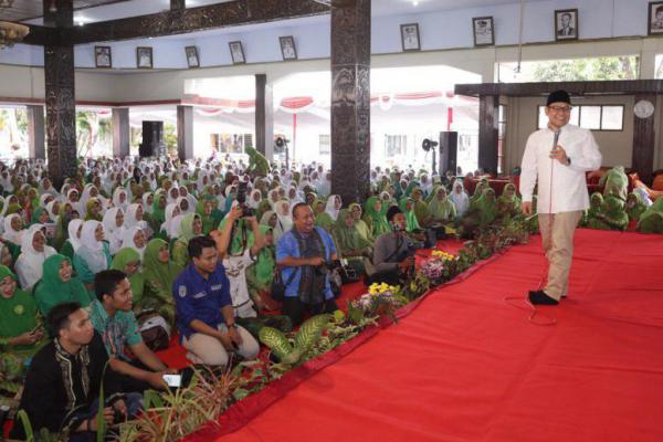 Cak Imin Bersilaturahim dengan Bupati Nganjuk dan Ribuan Muslimat NU