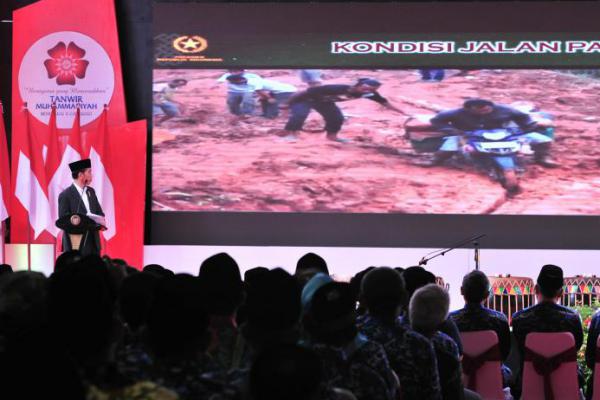 Jokowi Bicara Alasan Pemerintah Bangun Infrastruktur di Sidang Tanwir Muhammadiyah