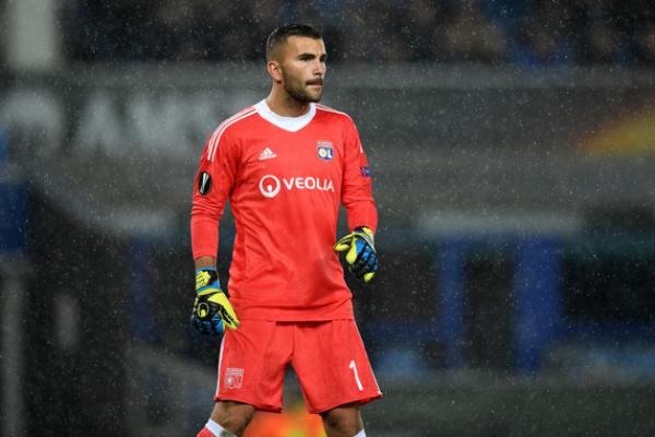 Jaga Asa, Kiper Lyon Optimis Singkirkan Barcelona