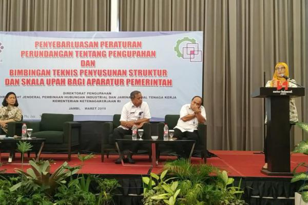Kemnaker Dorong Perusahaan Taati Aturan Pengupahan