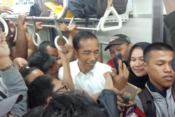 Ternyata Presiden Jokowi Sering Naik KRL?