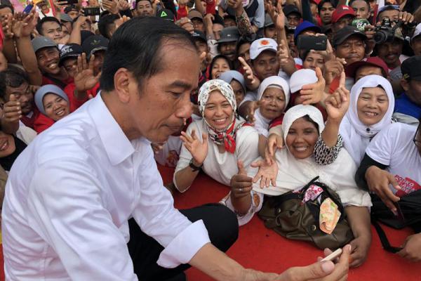 Hadiri Kampanye di Cirebon, Jokowi Targetkan Menang 75 Persen