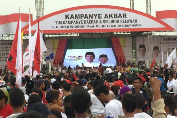 Jokowi Bakar Semangat Relawan Saat Kampanye di Banjarmasin