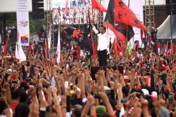 Kampanye di Solo, Jokowi Target Kemenangan 70 Persen di Jateng