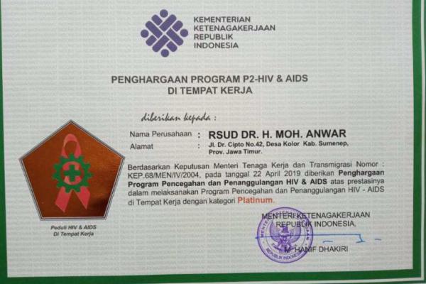 Kemnaker Beri Penghargaan P2HIV/AIDS Platinum untuk RSUD Sumenep