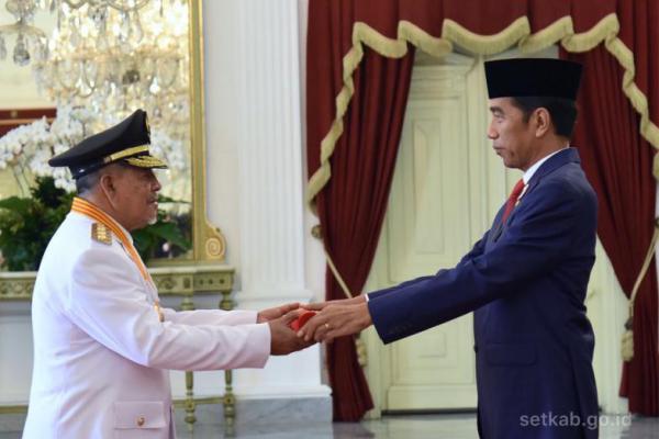 Presiden Jokowi Lantik Gubernur dan Wagub Maluku Utara