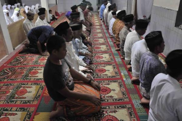 Jemaah Tarekat Naqsabandiyah Rayakan Idul Fitri Hari Ini