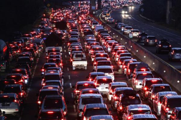 Arus Balik Lebaran Cetak Rekor, 116.000 Kendaraan Lewat Tol per Hari