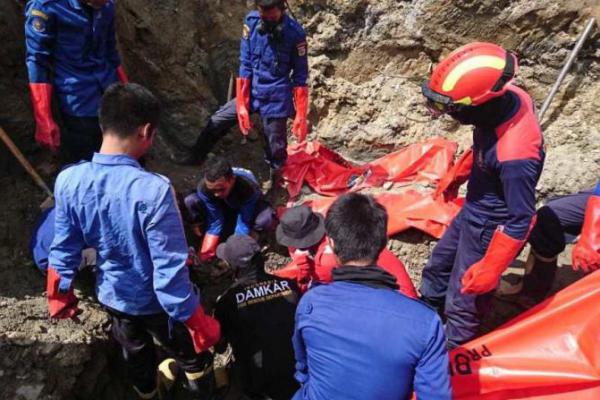 Petugas Kembali Evakuasi 6 Jenazah Korban Gempa Palu, Dua Diantaranya Utuh