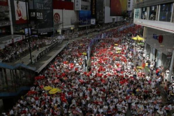 Mendesak Pemimpin Hong Kong Jamin Kebebasan Warganya