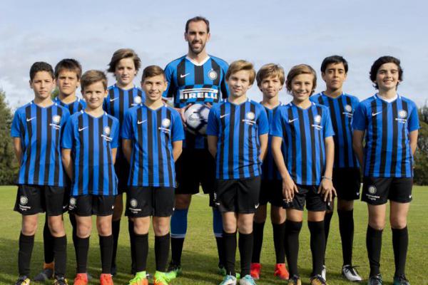 Diego Godin Resmi Berseragam Inter Milan  