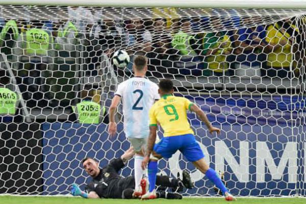 Duet Jesus-Firmino Antarkan Brasil ke Final Copa America 2019