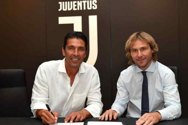 Resmi! Buffon Kembali ke Juventus