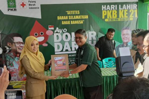 Sambut Harlah ke-21, PKB Sulteng Gelar Donor dan Santunan Anak Yatim