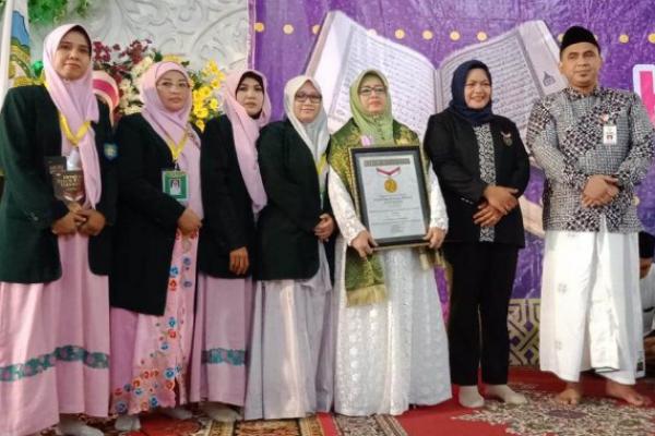 Semarang Pecahkan Rekor MURI Hadirkan Hafidzah Qur`an Terbanyak