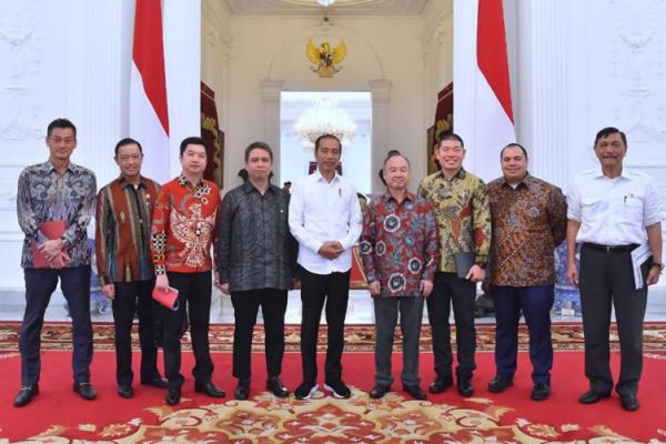 Presiden Jokowi Terima Kunjungan CEO Soft Bank di Istana Merdeka