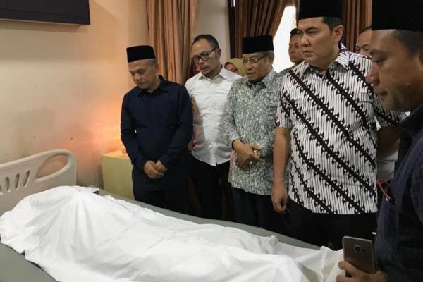 Ketum PBNU KH Said Aqil Siraj Pimpin Sholat dan Tahlil Almagfurlah KH Muklas Dimyati