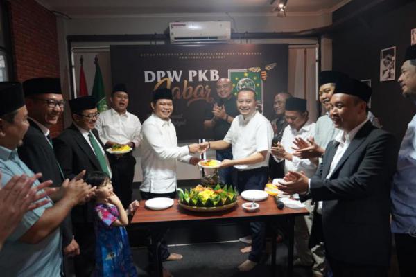 Ditunjuk jadi Pimpinan dan Ketua Fraksi, Oleh dan Sidkon Bermandat Vokal Suarakan Kepentingan Rakyat