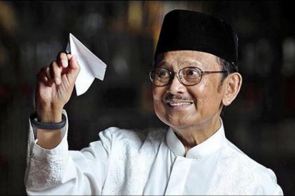 Pemerintah Hapus Proyek Pesawat R80 dan N245 Rintisan Habibie, Diganti Drone