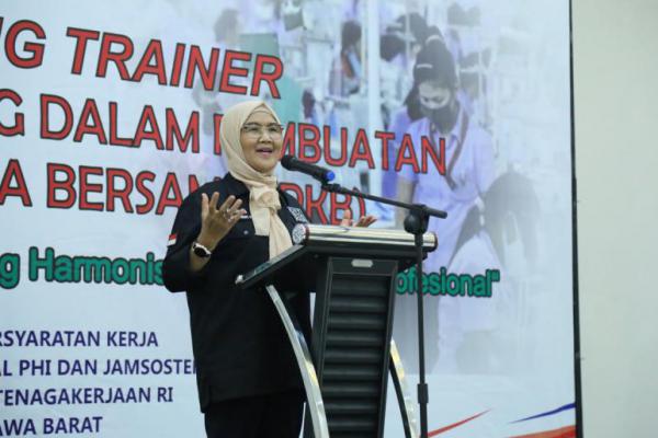 Kemnaker: Trainer Diharapkan Mampu Tingkatkan Kualitas Pembuatan PKB