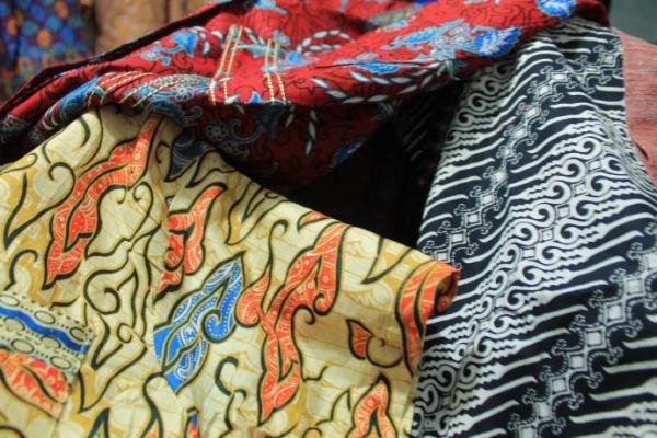 Hari Batik Nasional, Kenali 3 Jenis Batik Sesuai Cara Bikinnya