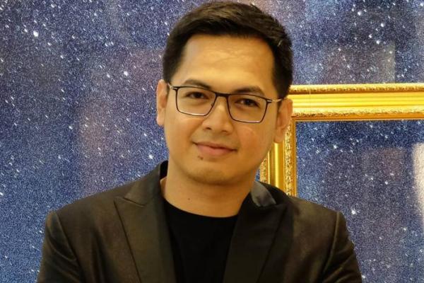 Bagikan Ribuan Sembako dan Edukasi Kesehatan, Tommy Kurniawan Didoakan Warga