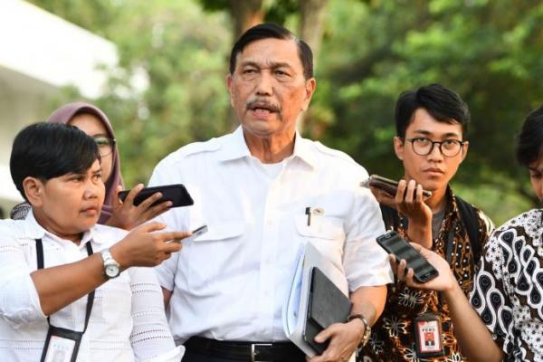 Luhut Janji Fasilitasi Pembangunan Kereta Gantung dan LRT di Malang