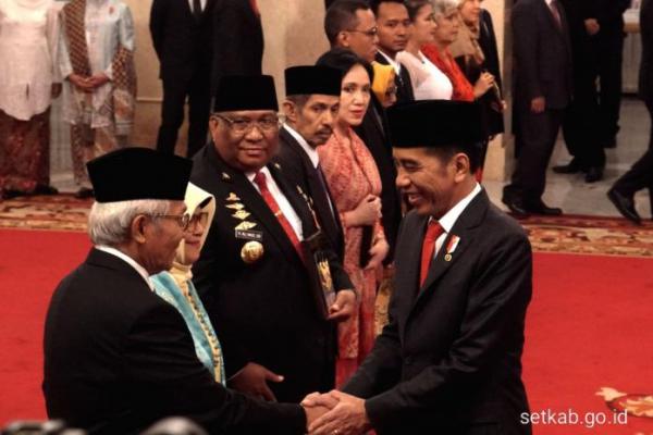 Presiden Jokowi Akan Anugerahkan Gelar Pahlawan Nasional untuk Enam Tokoh