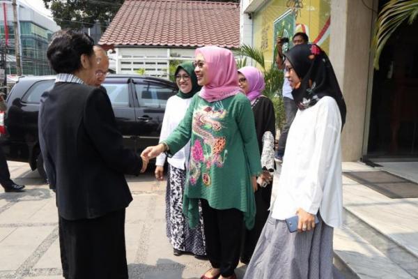 Gu Xiulian Senang Kunjungannya ke Markas PKB Disambut Srikandi