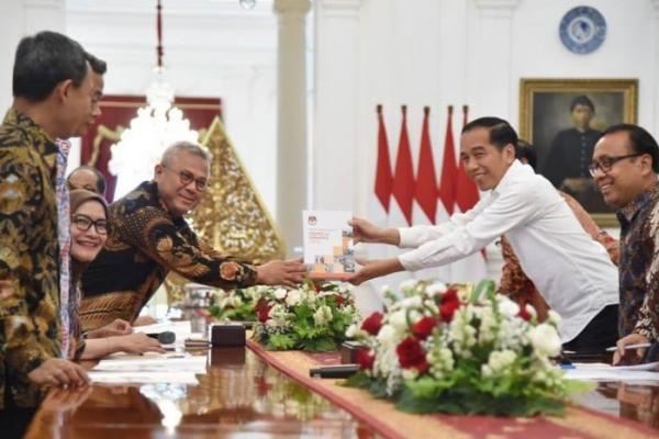 Terungkap! Ini Pembahasan Presiden Jokowi dengan KPU di Istana Merdeka