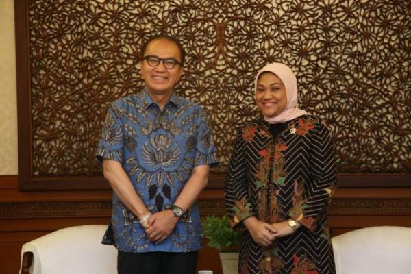 Menteri Ida Fauziyah Terima Dubes Tantowi Yahya di Kemnaker