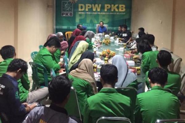 Kunjungi PKB Sulsel, Mahasiswa UINAM Diskusikan Platform Partai