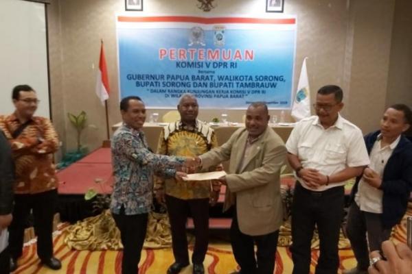 Komisi V Apresiasi Kementerian PUPR Atas Pembangunan Infrastruktur di Papua Barat