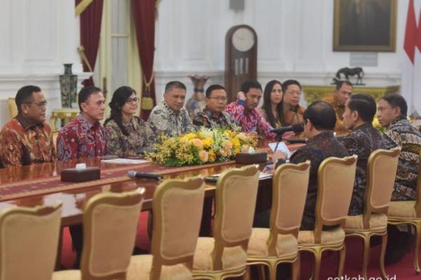 Presiden Jokowi Minta PSSI Berbenah dan Perbaiki Kompetisi