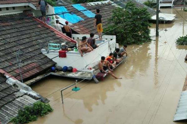 12 Daerah Tetapkan Status Tanggap Darurat Bencana Banjir dan Longsor