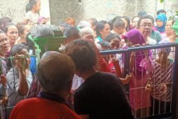 PKB Salurkan 1000 Paket Sembako untuk Korban Banjir di Bantaran Kali Bekasi
